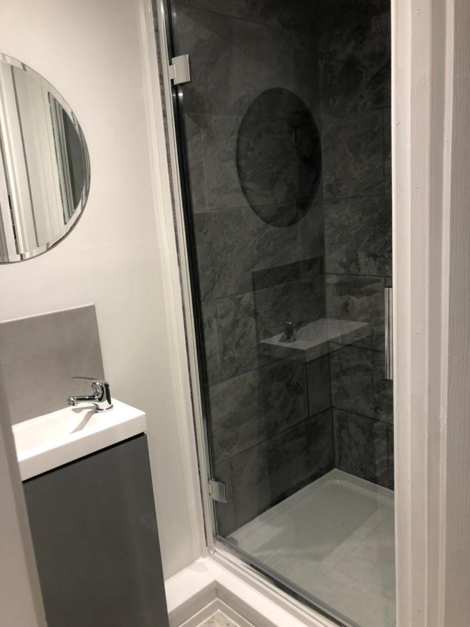 Exclusive Modern Decorated 1 Bedroom Detached Studio Newport  Exteriör bild