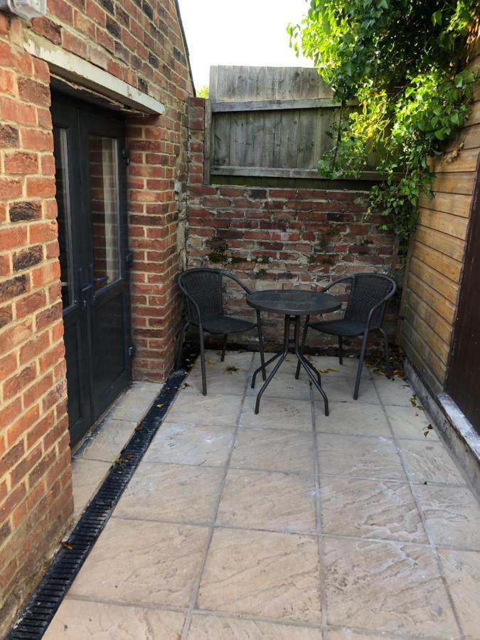 Exclusive Modern Decorated 1 Bedroom Detached Studio Newport  Exteriör bild